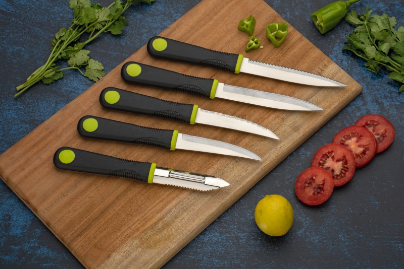 Flipkart Smartbuy 5 Pc Stainless Steel Knife Set Premium Stainless With Soft Grip 4 Knife & 1 Peeler Set (Pack Of 5)