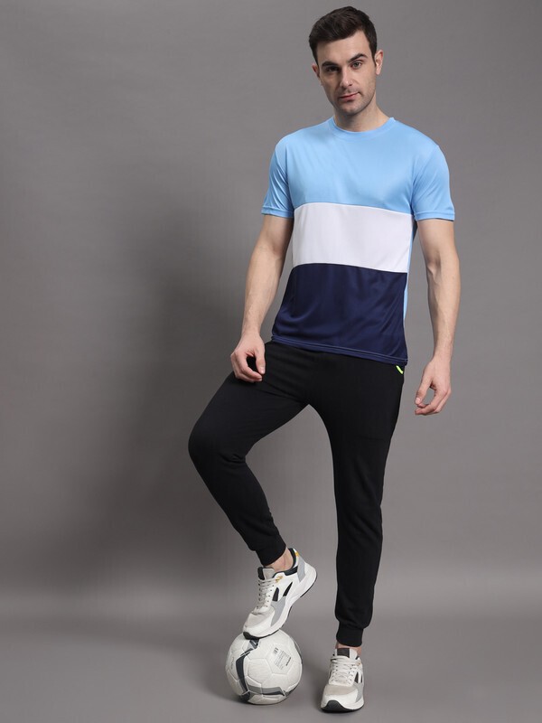 Inktees Solid Men Round Neck Light Blue T-Shirt