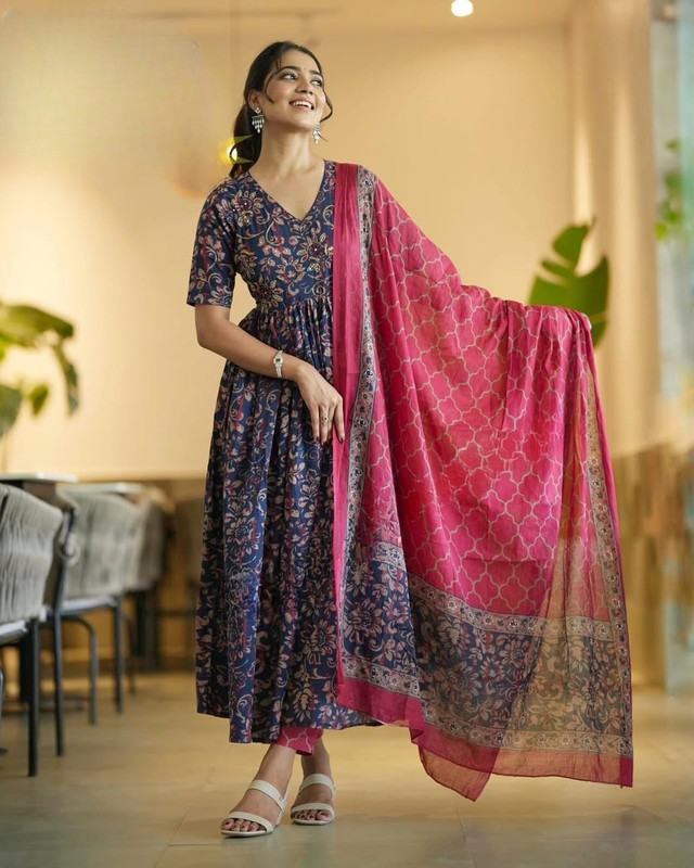 Saabhi Women Kurta Palazzo Dupatta Set