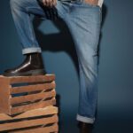 Lee Straight Fit Men Blue Jeans