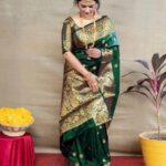 Omsaiarts Woven Kasavu Silk Blend Saree(Dark Green)