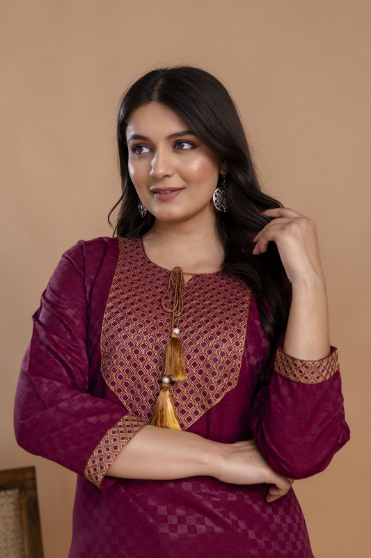Tibra Attire Women Embroidered Straight Kurta(Maroon)