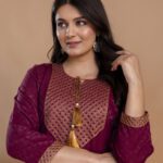 Tibra Attire Women Woven Design Straight Kurta(Maroon)