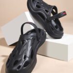 Hrx By Hrithik Roshan Men Clogs(Black , 10)