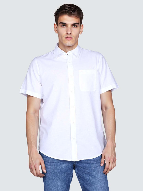 Lee Men Solid Casual White Shirt