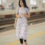 Silksutra Women Geometric Print, Printed, Ikat Straight Kurta(Beige)