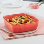 Borosil 800 ml Kube Pink Baking & Serving Dish with Lid | Borosilicate Glass Round Shape Bakeware and Serveware Casserole Dish Tray | Microwave, Oven & Dishwasher Safe Bowl